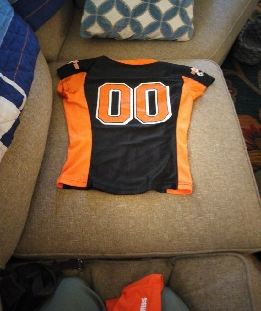 Hooters Black and Orange Women's Game Jersey and Shorts Set With Pouch - Picture 2 of 4